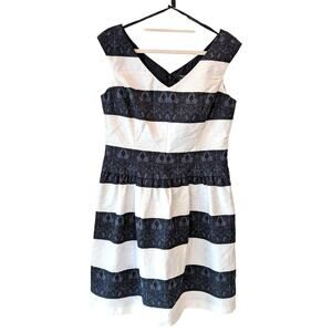 Peruvian Connection Lace Striped Dress Size 12 Black White VNeck Pockets Lined
